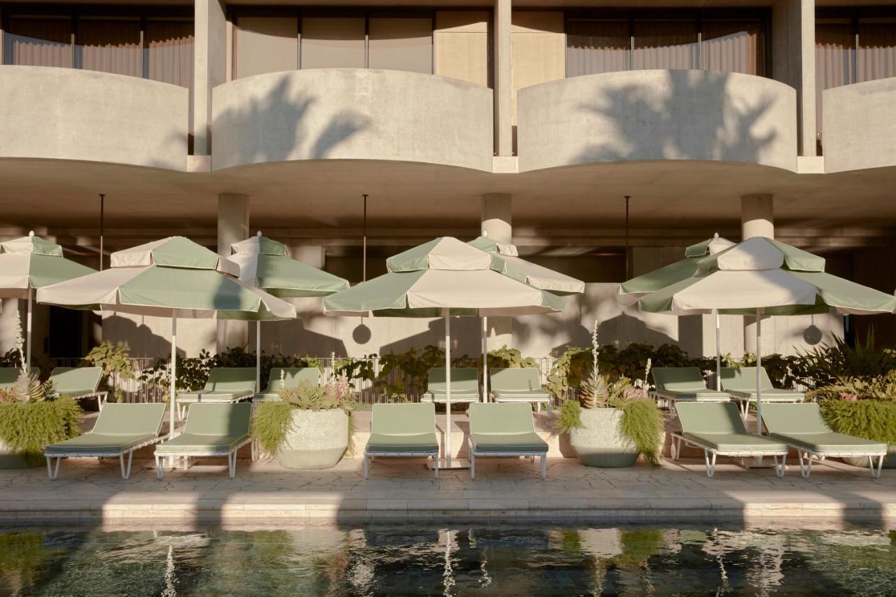 The Calile Hotel Brisbane Exterior photo The pool at the hotel