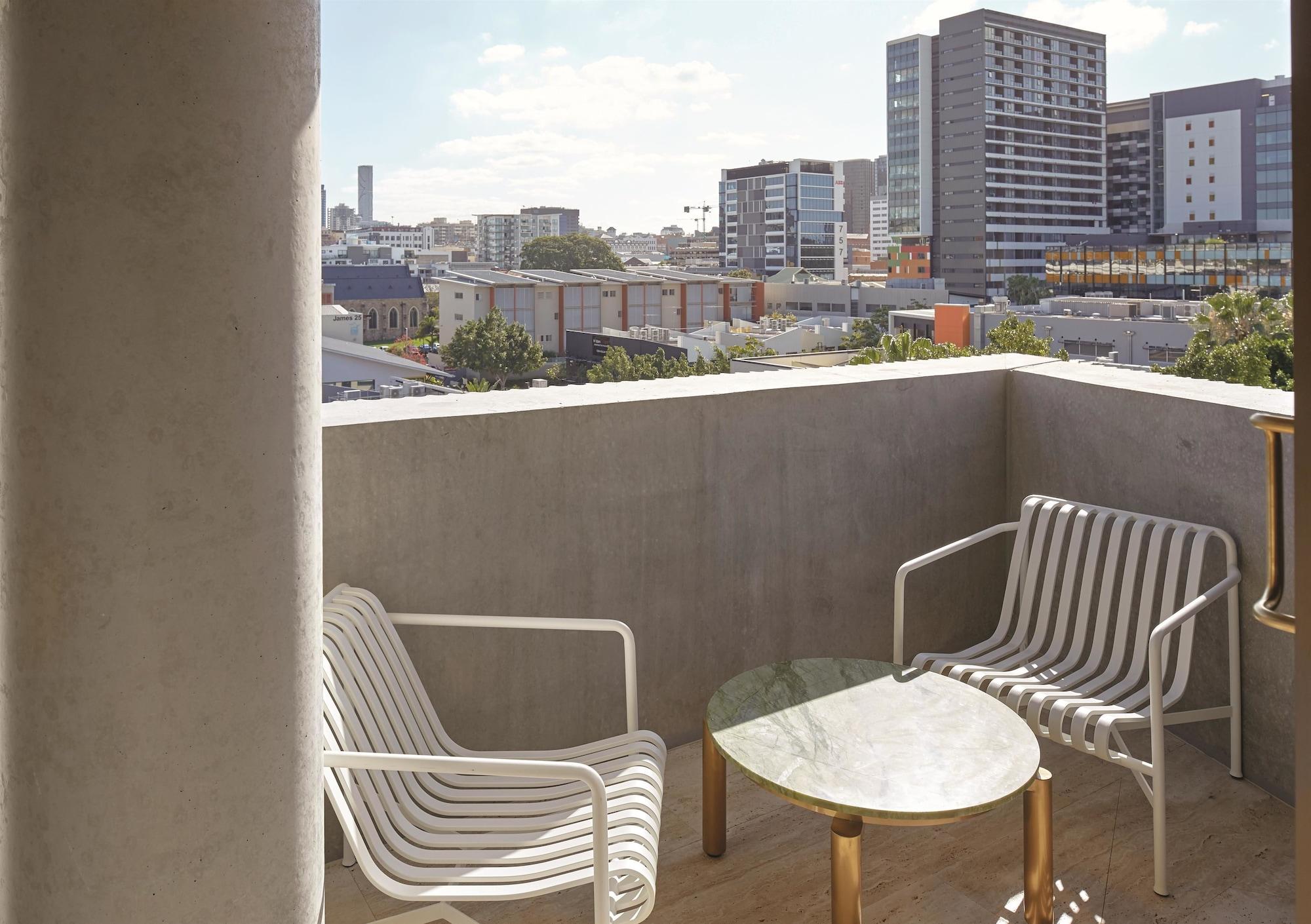 The Calile Hotel Brisbane Exterior photo A balcony at the Standard East Village