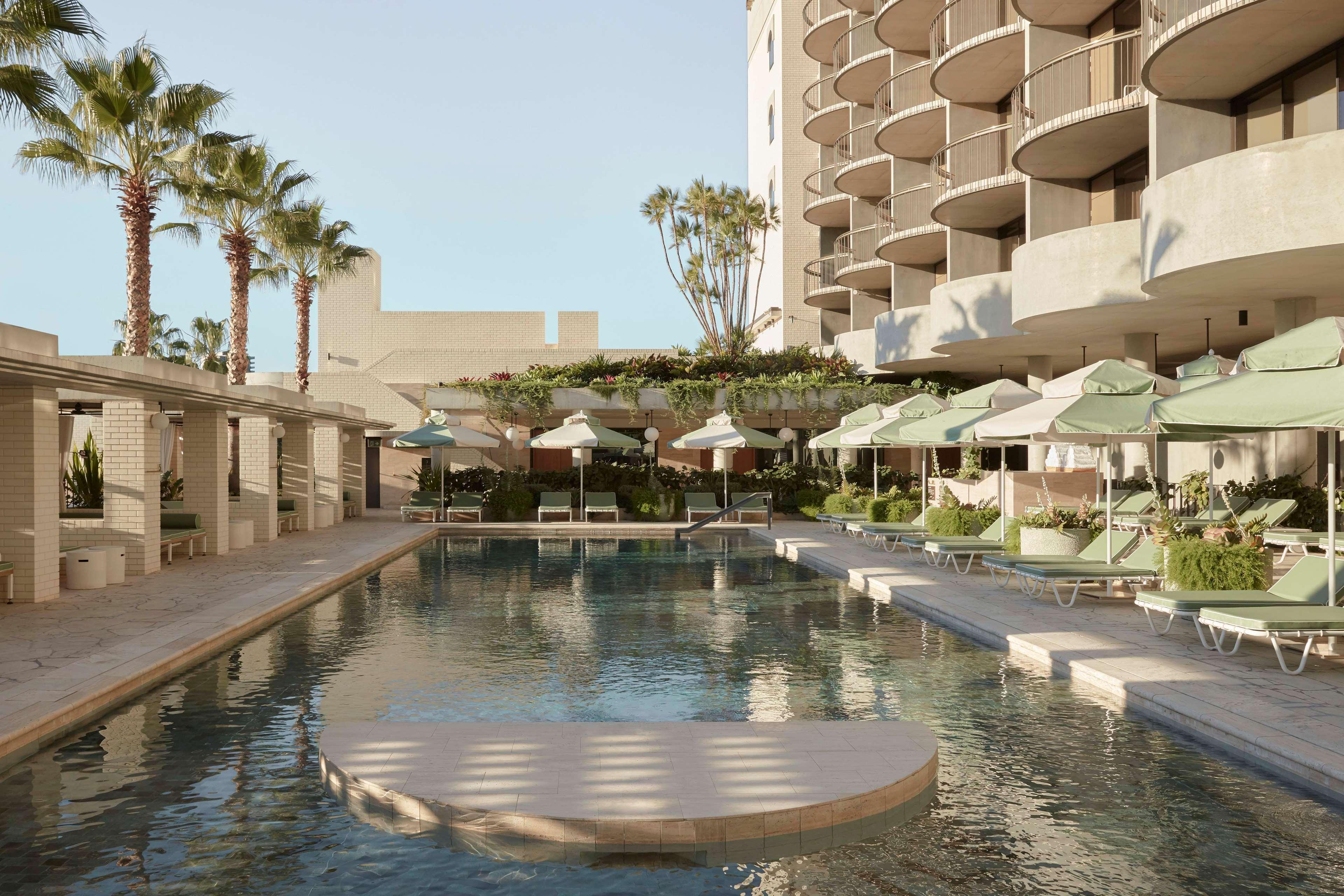 The Calile Hotel Brisbane Exterior photo The pool at the Westin