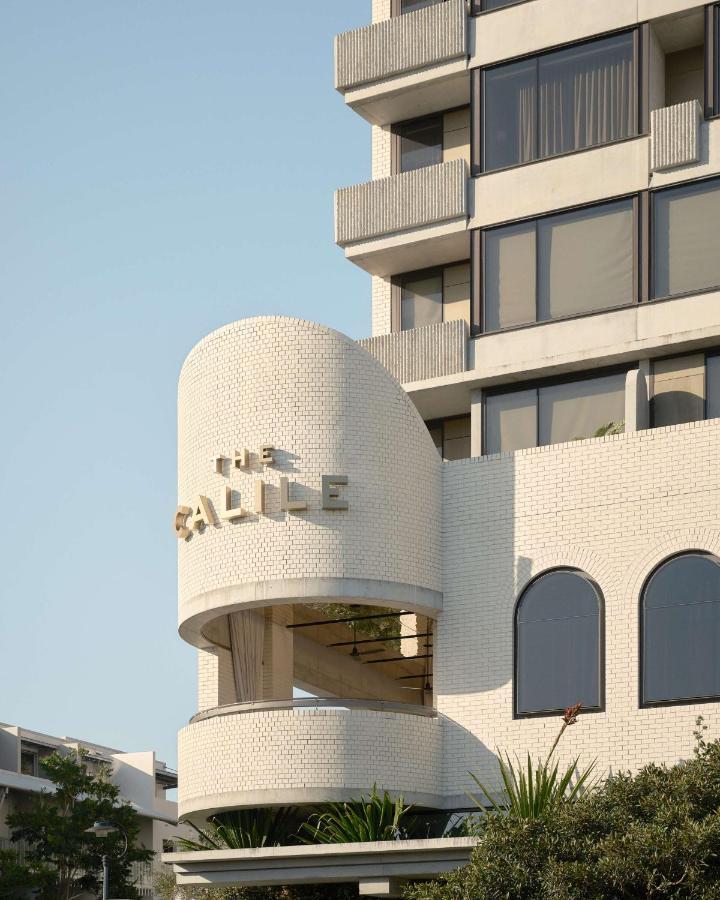 The Calile Hotel Brisbane Exterior photo The building's name on the corner of the building